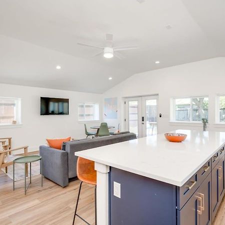 2 Kings Hot Tub Modern Cottage Hill Country Blanco 外观 照片